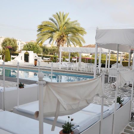 Tasmaria Aparthotel Paphos Exteriör bild