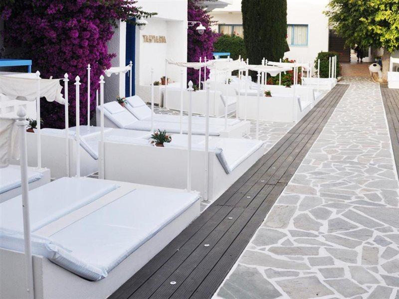 Tasmaria Aparthotel Paphos Exteriör bild