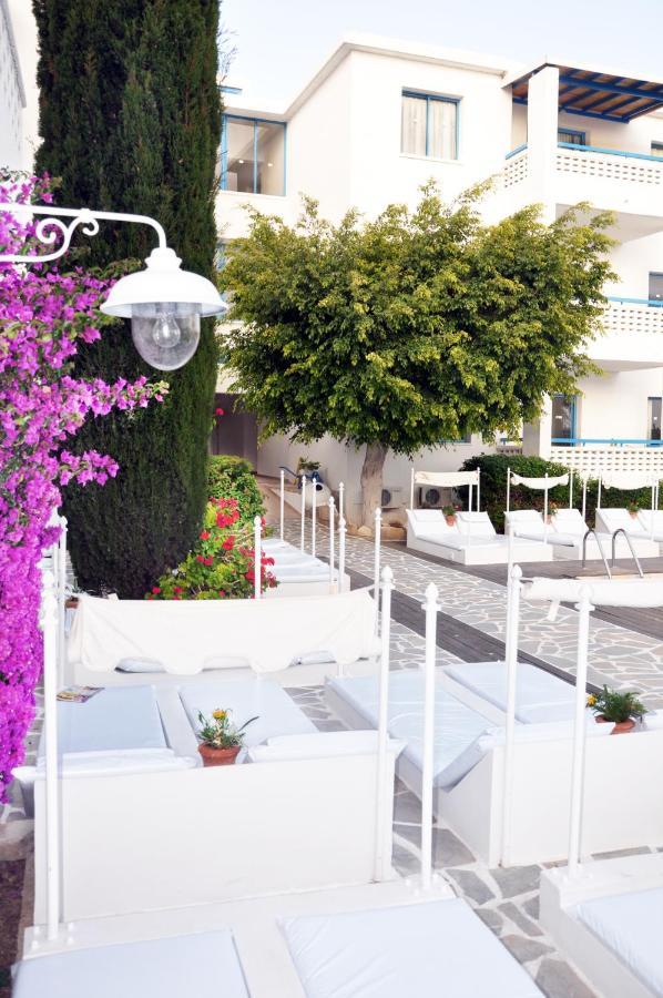 Tasmaria Aparthotel Paphos Exteriör bild