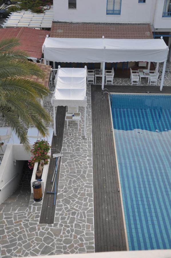 Tasmaria Aparthotel Paphos Exteriör bild