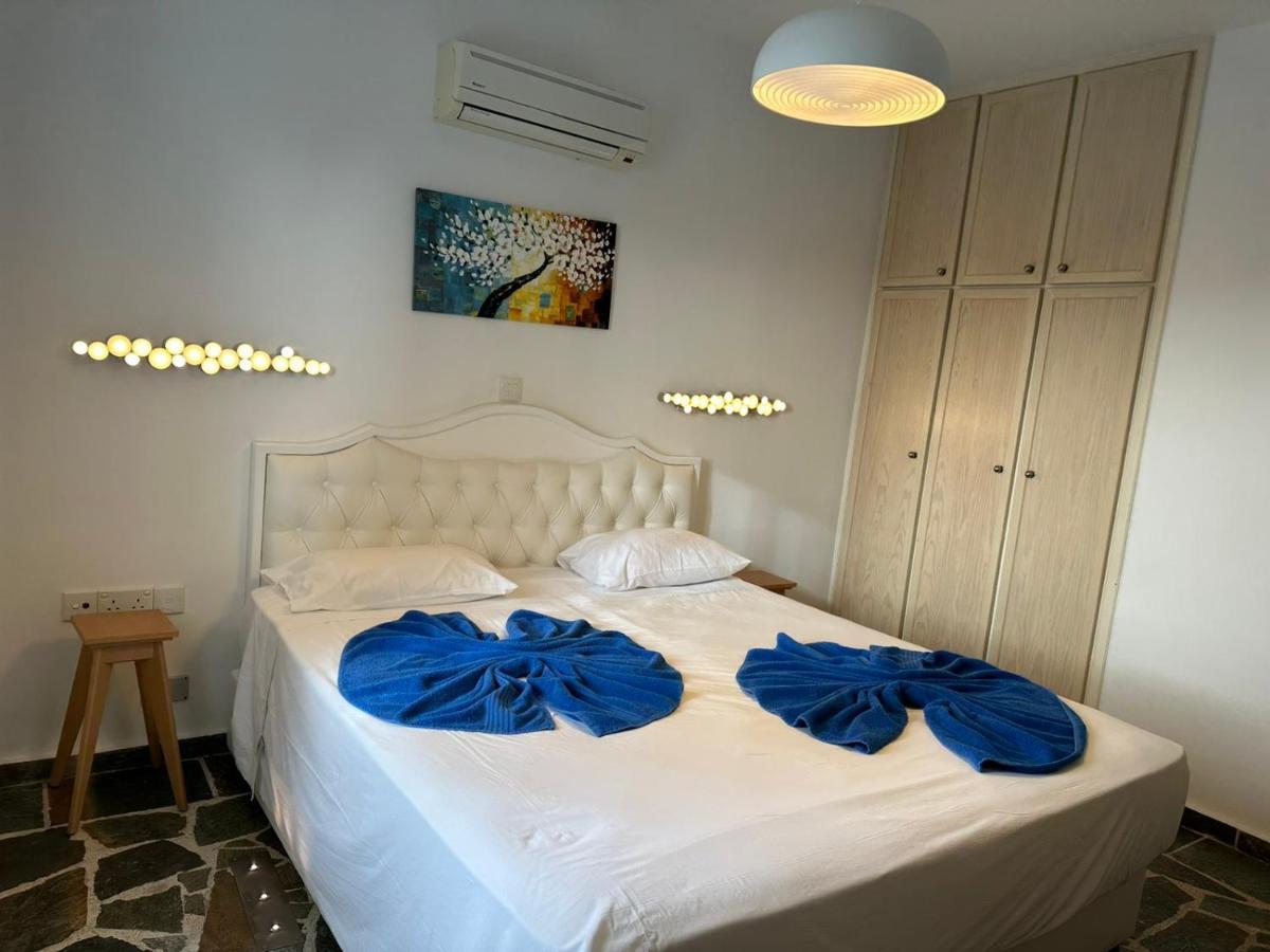 Tasmaria Aparthotel Paphos Exteriör bild