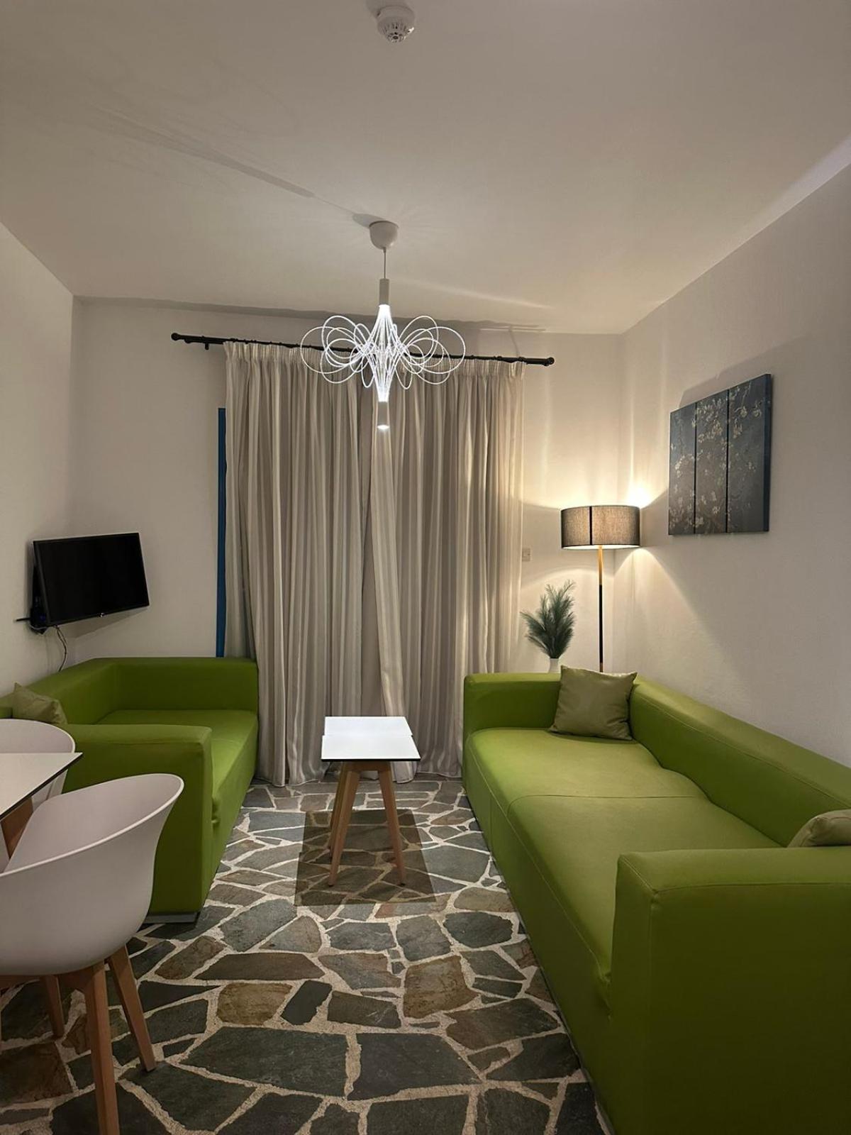 Tasmaria Aparthotel Paphos Exteriör bild