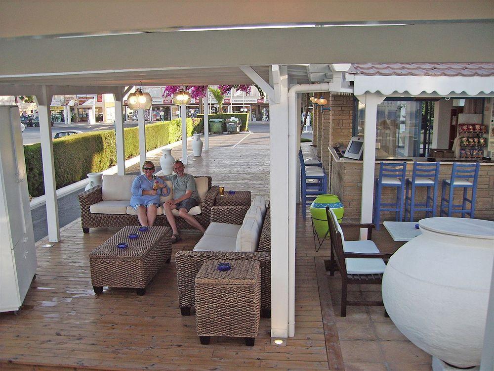 Tasmaria Aparthotel Paphos Exteriör bild
