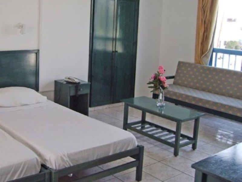 Tasmaria Aparthotel Paphos Exteriör bild