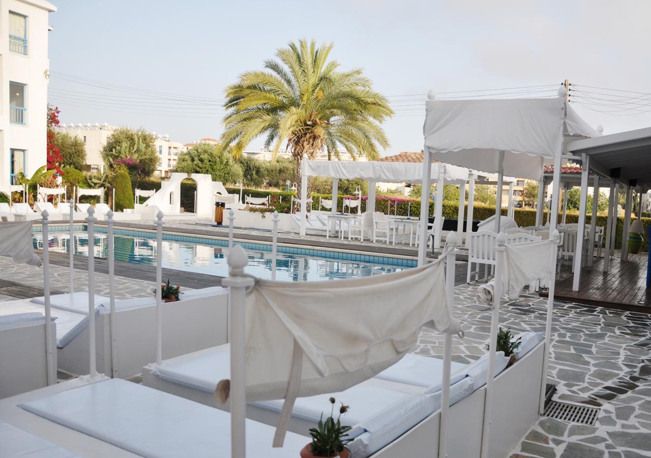 Tasmaria Aparthotel Paphos Exteriör bild