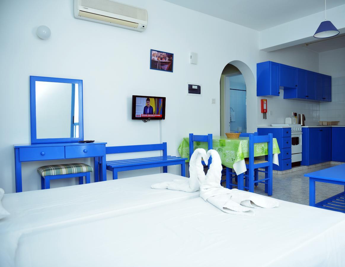 Tasmaria Aparthotel Paphos Exteriör bild