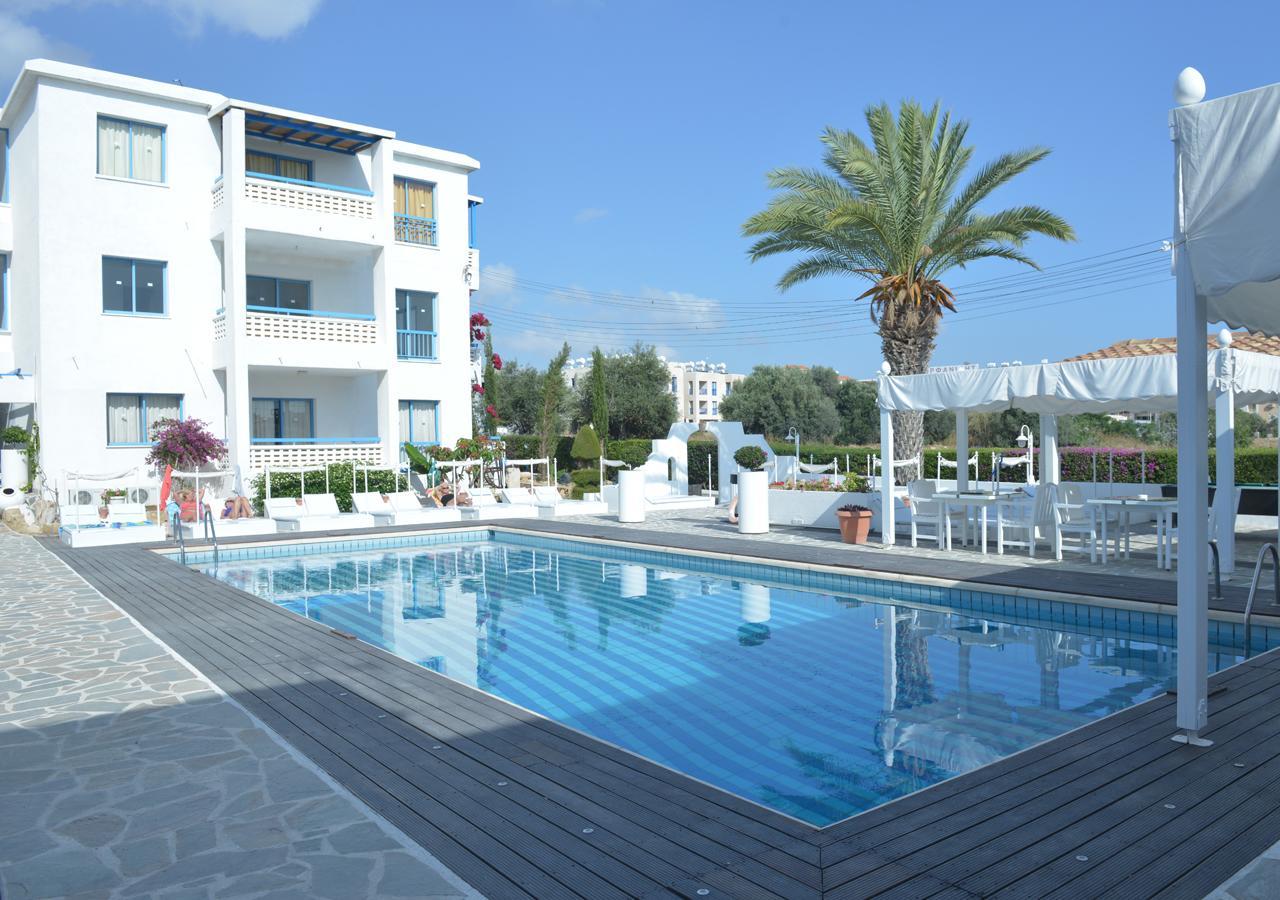 Tasmaria Aparthotel Paphos Exteriör bild